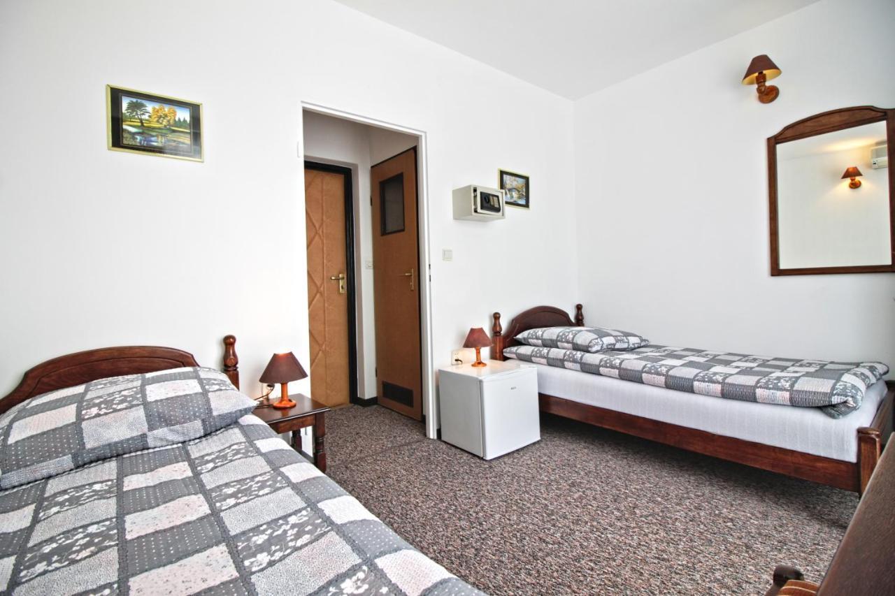 Motel Na Zbojeckiej Skawa Extérieur photo