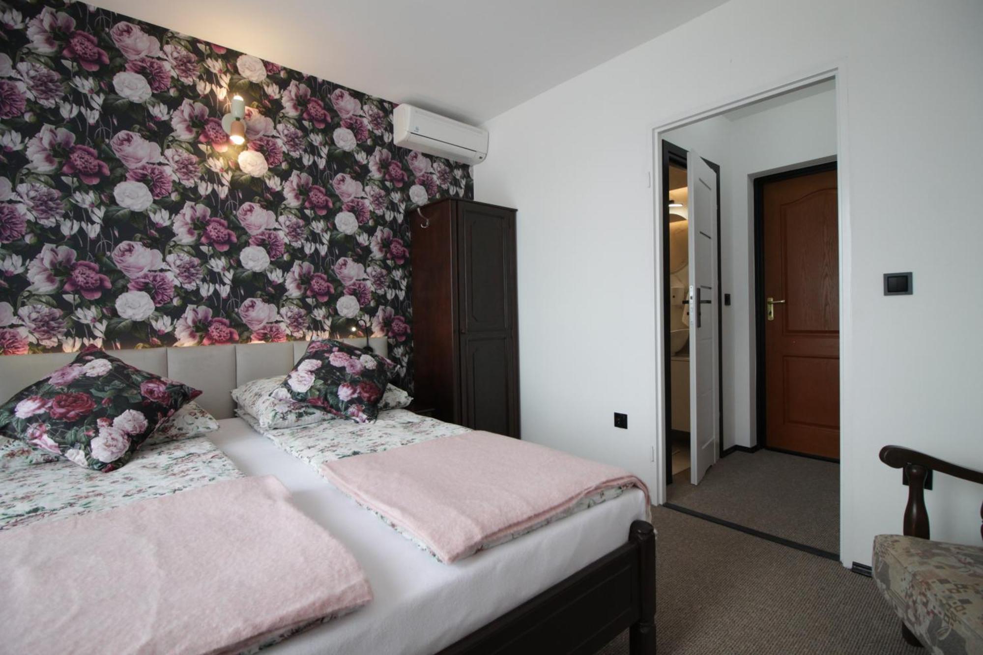Motel Na Zbojeckiej Skawa Extérieur photo