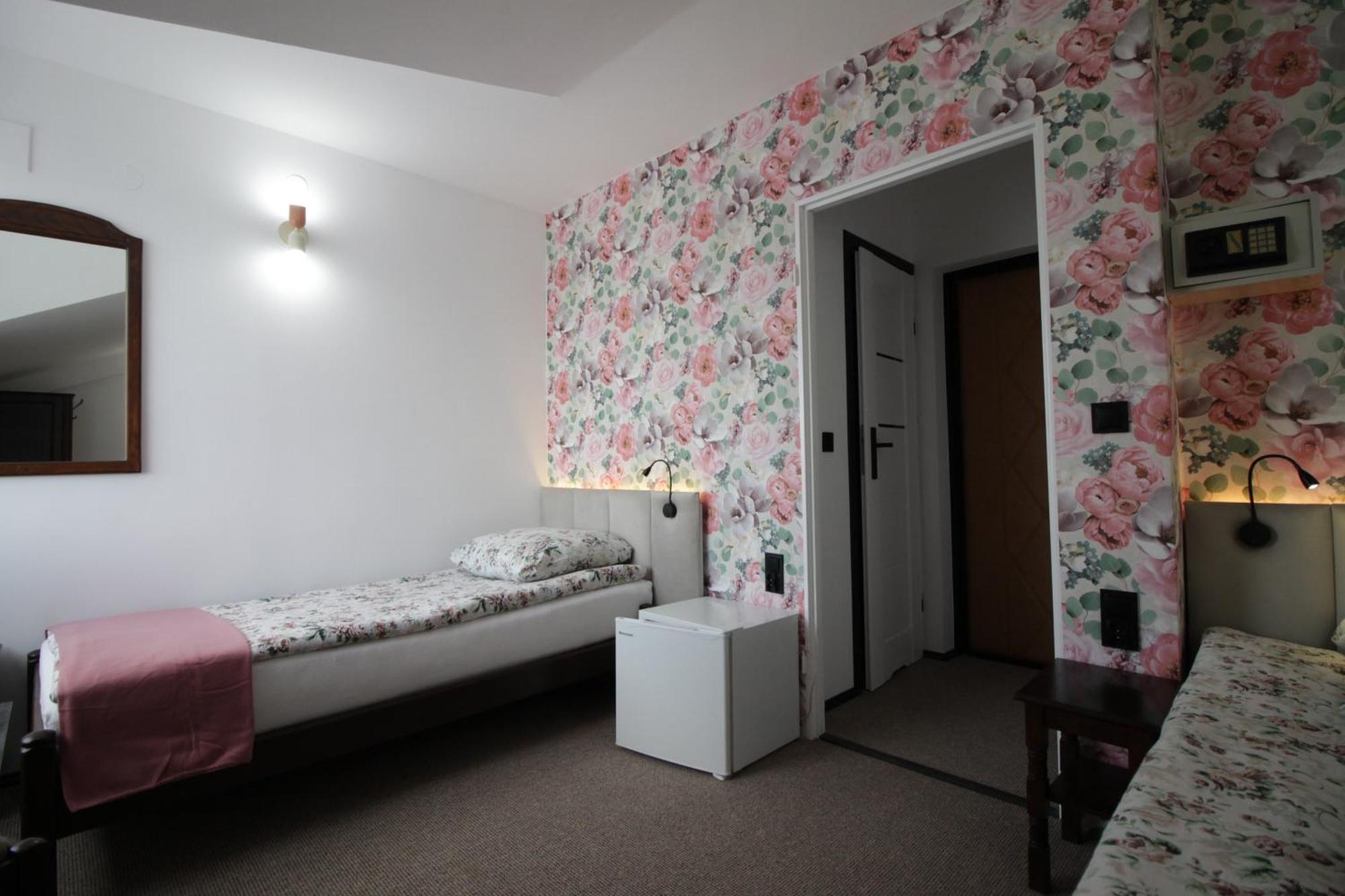 Motel Na Zbojeckiej Skawa Extérieur photo