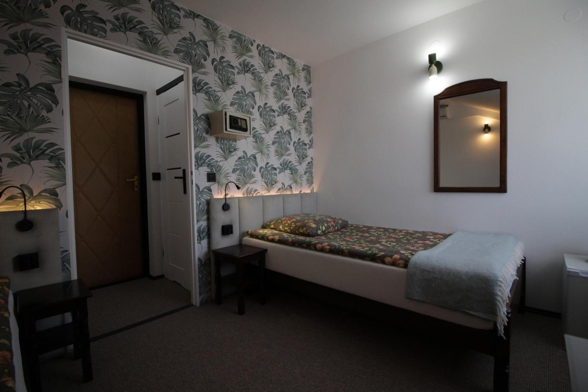 Motel Na Zbojeckiej Skawa Extérieur photo