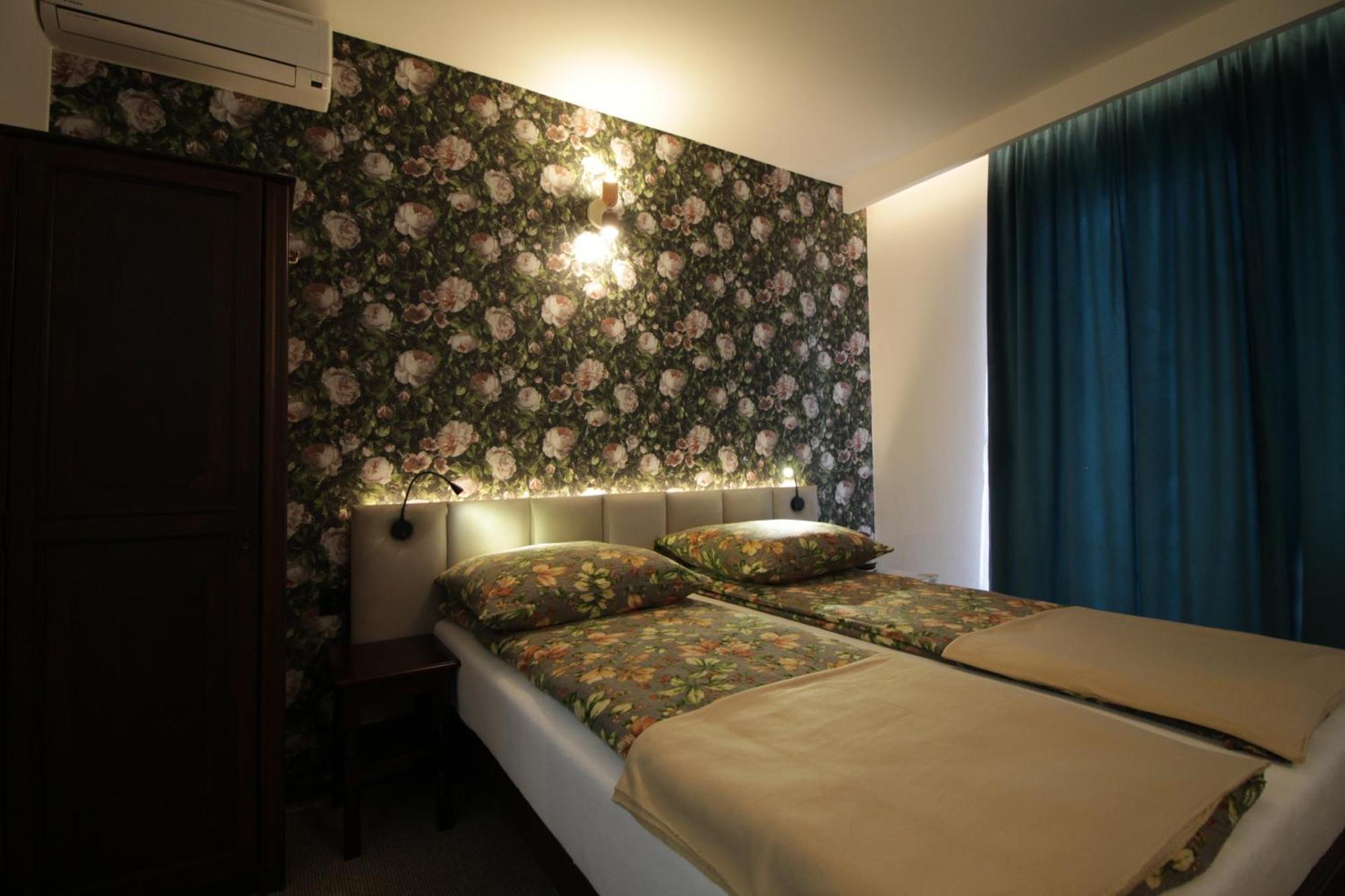 Motel Na Zbojeckiej Skawa Extérieur photo