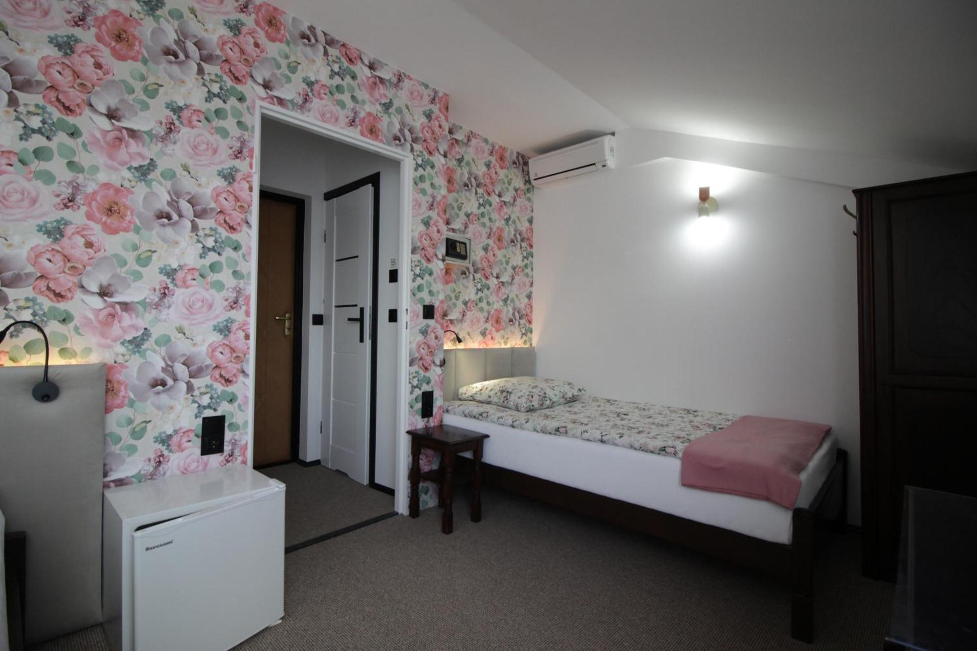 Motel Na Zbojeckiej Skawa Extérieur photo